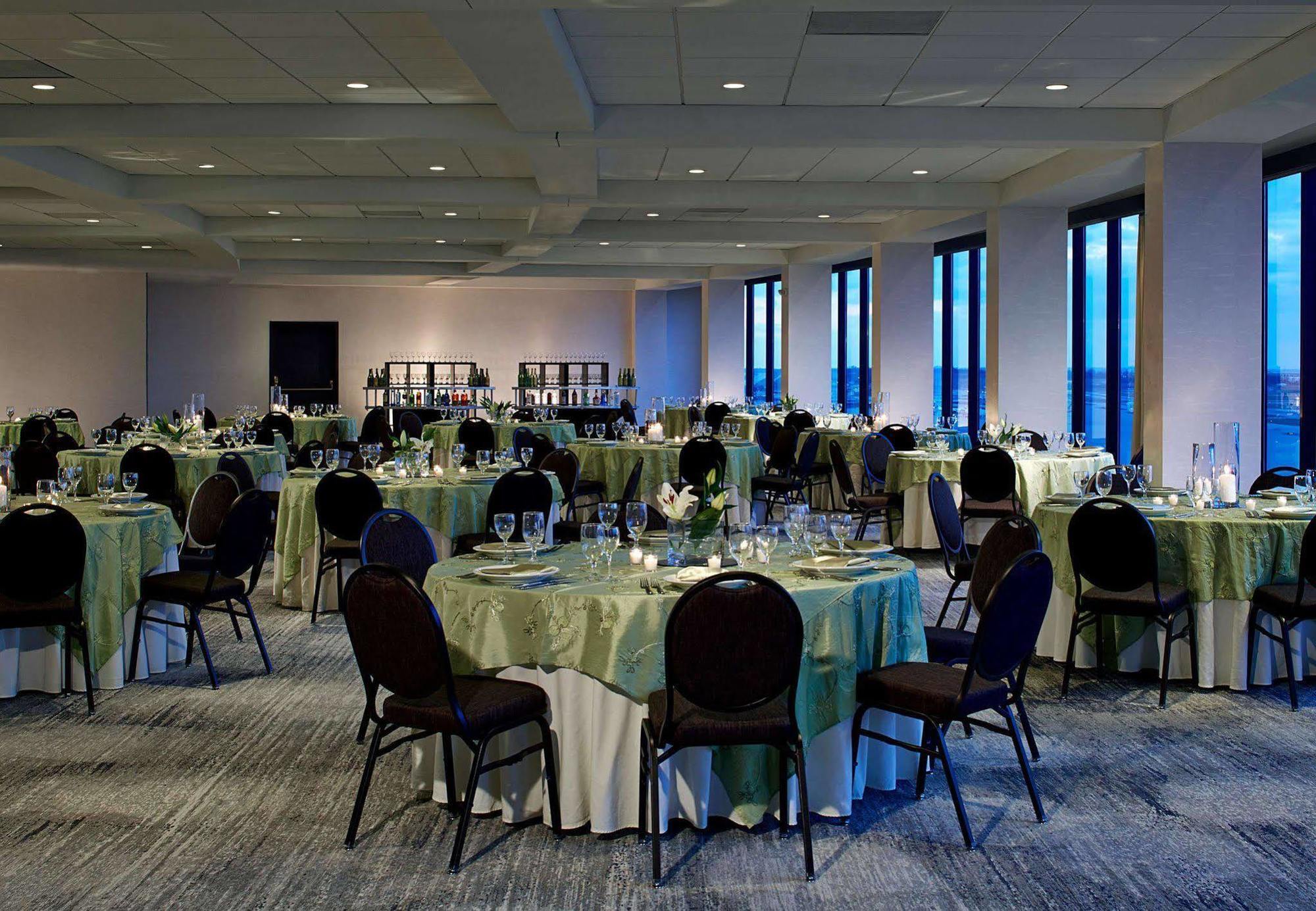 Renaissance St. Louis Airport Hotel Berkeley Exteriér fotografie